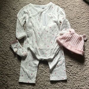NWT Janie and Jack 6-12 month set with socks and 3-6 month hat